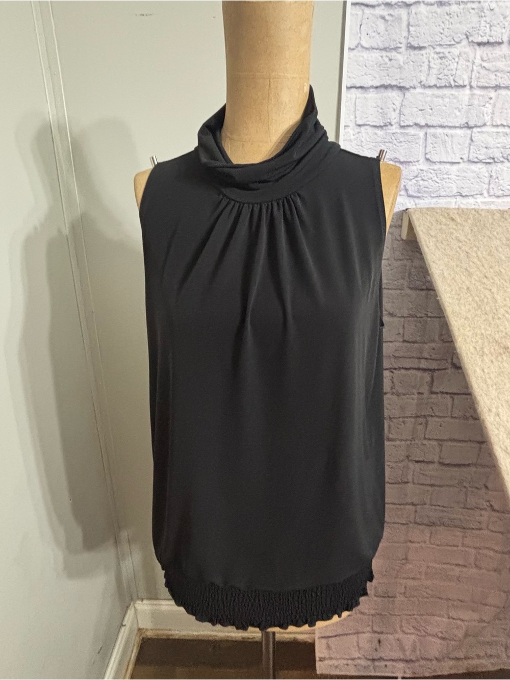Sleeveless Mock Neck Black Top size Medium